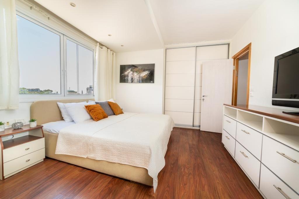 Art Apartment In Mamila - Art & View Jerusalem Exterior photo