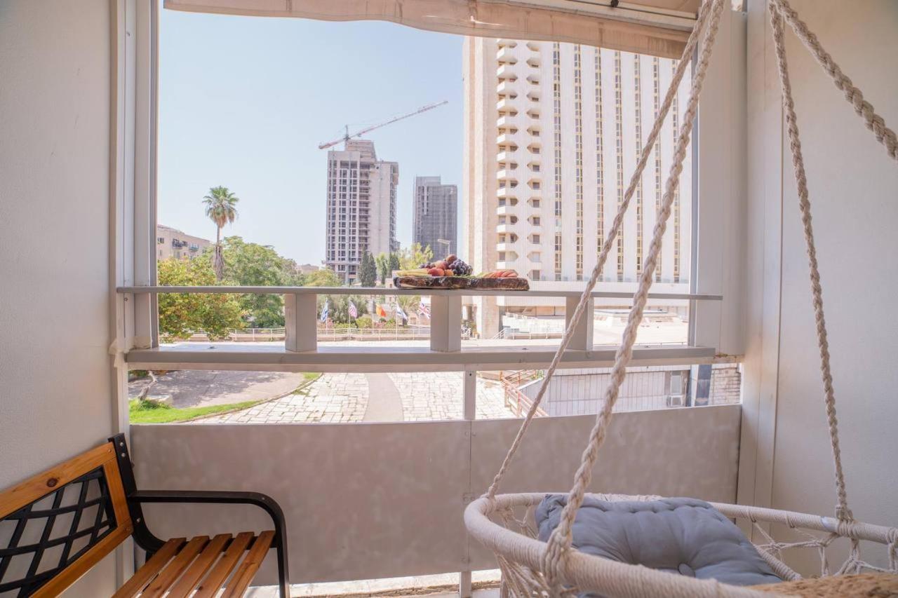 Art Apartment In Mamila - Art & View Jerusalem Exterior photo